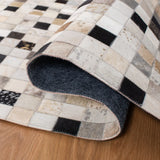 Safavieh Studio Leather 4'-0" x 6'-0" Rug in Ivory / Black