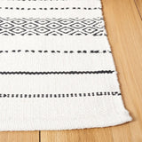 Safavieh Kilim 4'-0" x 6'-0" Rug in Ivory
