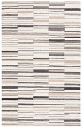 Safavieh Fifth Avenue 4'-0" x 6'-0" Rug in Ivory / Grey