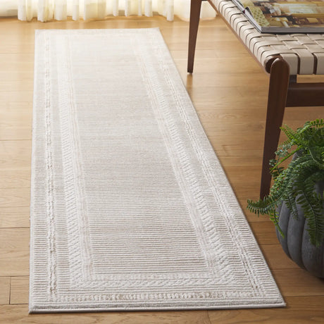 Safavieh Hanna 2'-0" x 8'-0" Rug in Ivory / Beige