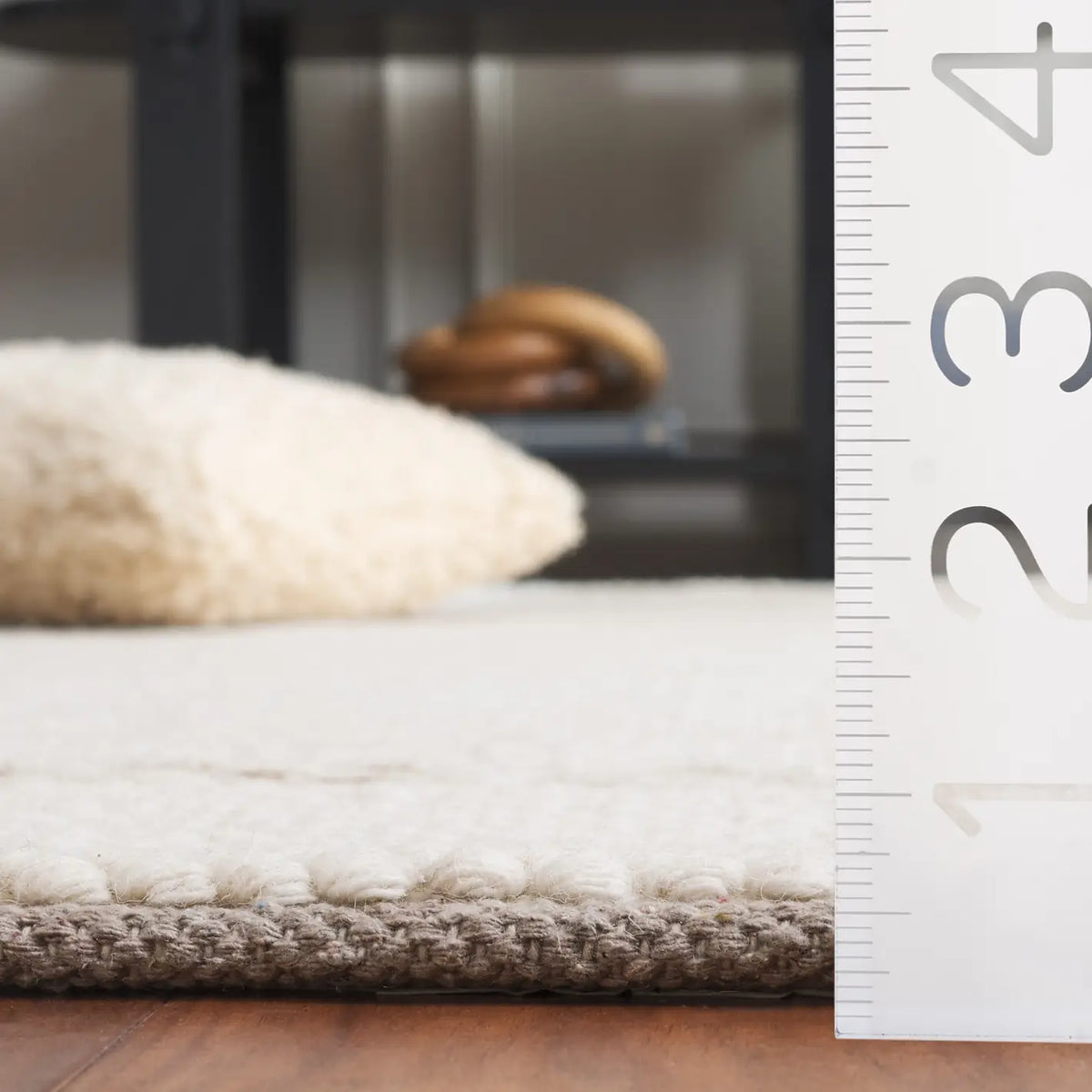 Safavieh Natura 4'-0" x 6'-0" Rug in Ivory