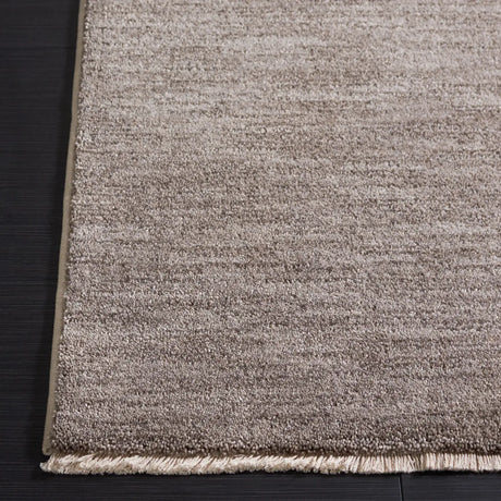 Safavieh Lasa 4'-0" x 6'-0" Rug in Grey