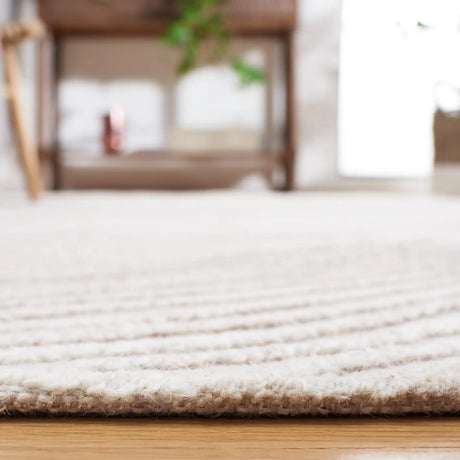 Safavieh Trace 4'-0" x 6'-0" Rug in Beige