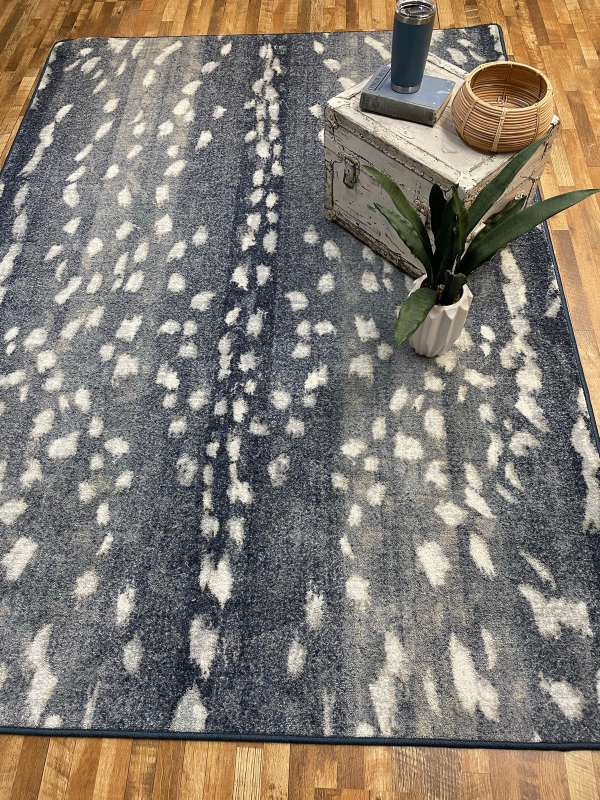 American Dakota Mafaldi Axis Hide Blue Rug - 0725BLU234