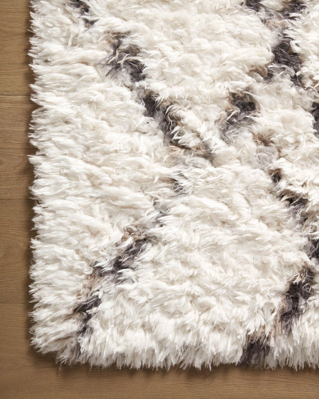 Angela Rose x Loloi Amira Ami-02 Ivory/Bark Rug.