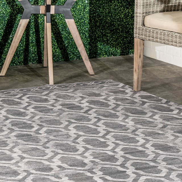 AreaRugs.com Machine Washable Wavaj Nwa1001B Gray Rug.