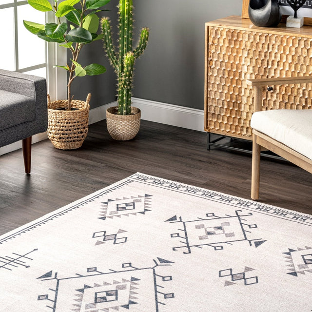 AreaRugs.com Machine Washable Wavaj Nwa1069A Cream Rug.