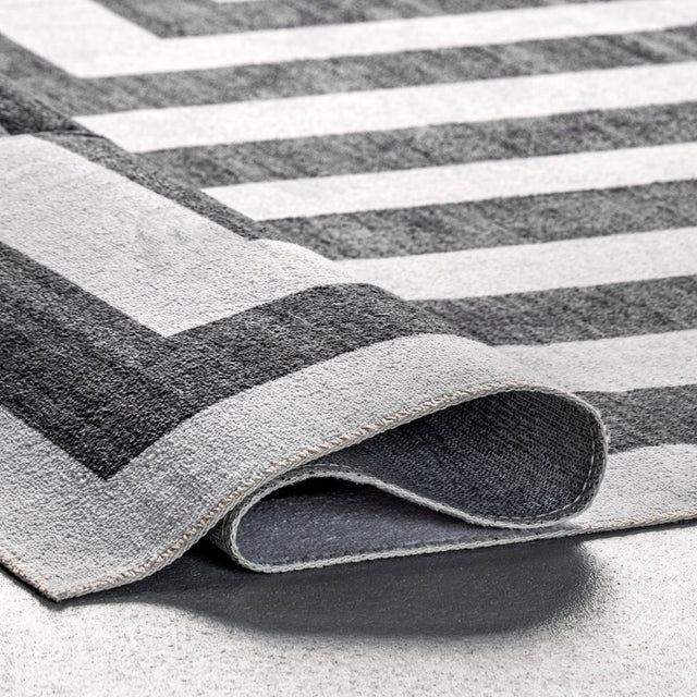 AreaRugs.com Machine Washable Wavaj Nwa1101A Gray Rug.