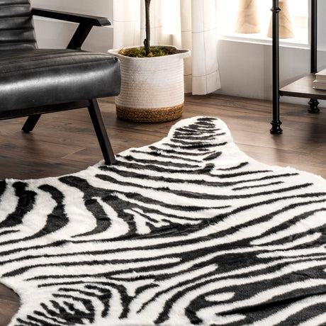 AreaRugs.com Machine Washable Wavaj Nwa1137A Black And White Rug - AreaRugs.com - nwa1137a - 62010