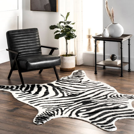 AreaRugs.com Machine Washable Wavaj Nwa1137A Black And White Rug - AreaRugs.com - nwa1137a - 62010