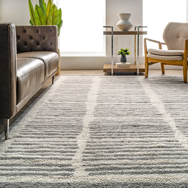 AreaRugs.com Machine Washable Wavaj Nwa1292A Ivory Rug.