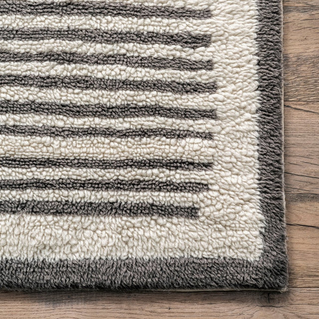 AreaRugs.com Machine Washable Wavaj Nwa1292A Ivory Rug.