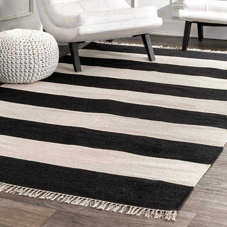 AreaRugs.com Nakra Gajt62N Black Rugs.