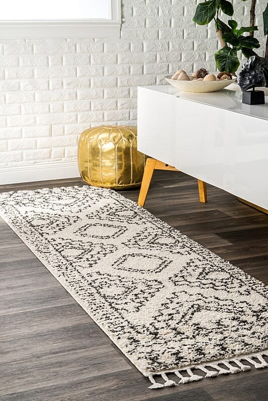 AreaRugs.com Nakra Lnhc64I Off-White Rugs.