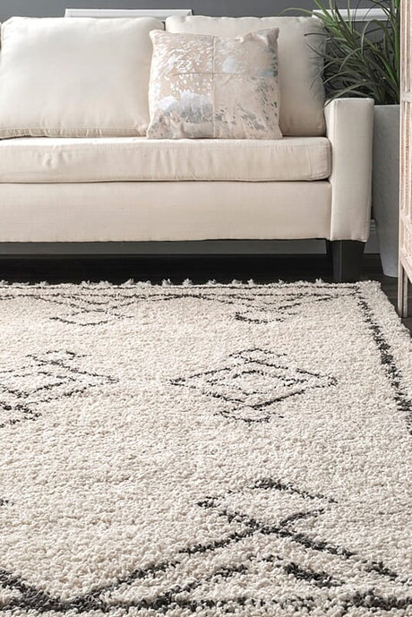 AreaRugs.com Nakra Lnhc67I Off-White Rugs.