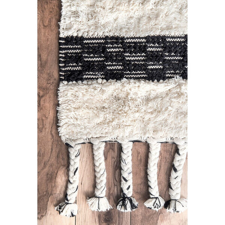 AreaRugs.com Saida Ksip62I Ivory Rugs.