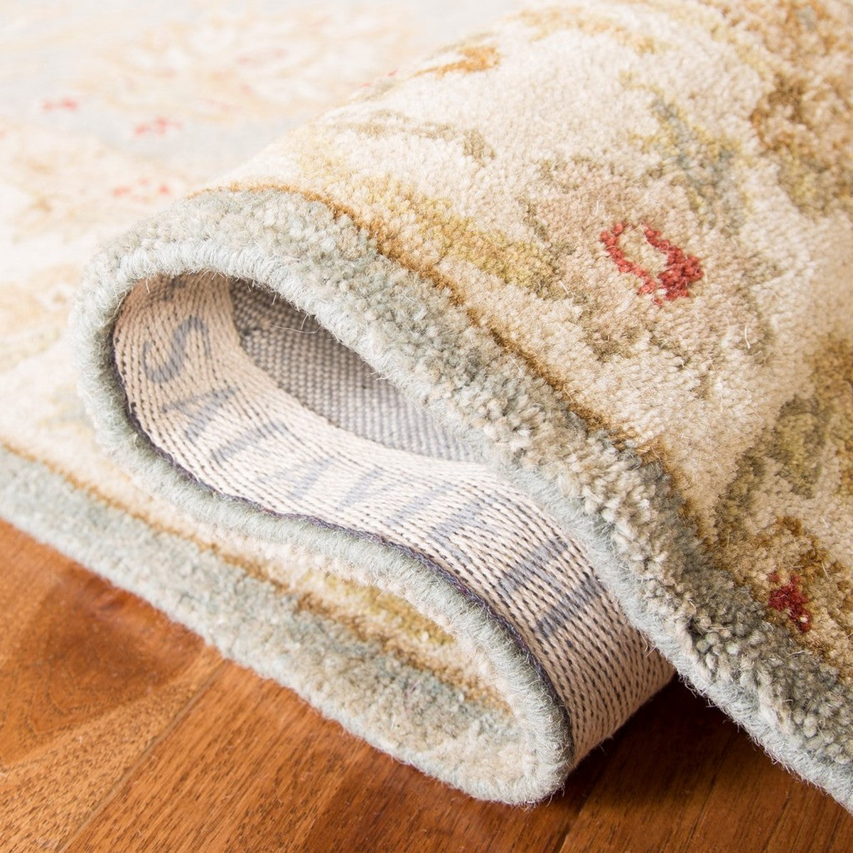 Safavieh Antiquities At822B Brown / Beige Rugs