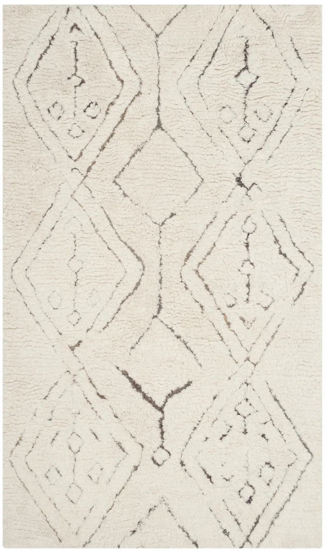 Safavieh Casablanca 3'-0" x 5'-0" Rug in Ivory / Multi