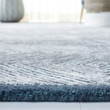 Safavieh Soho 4'-0" x 6'-0" Rug in Dark Grey / Ivory