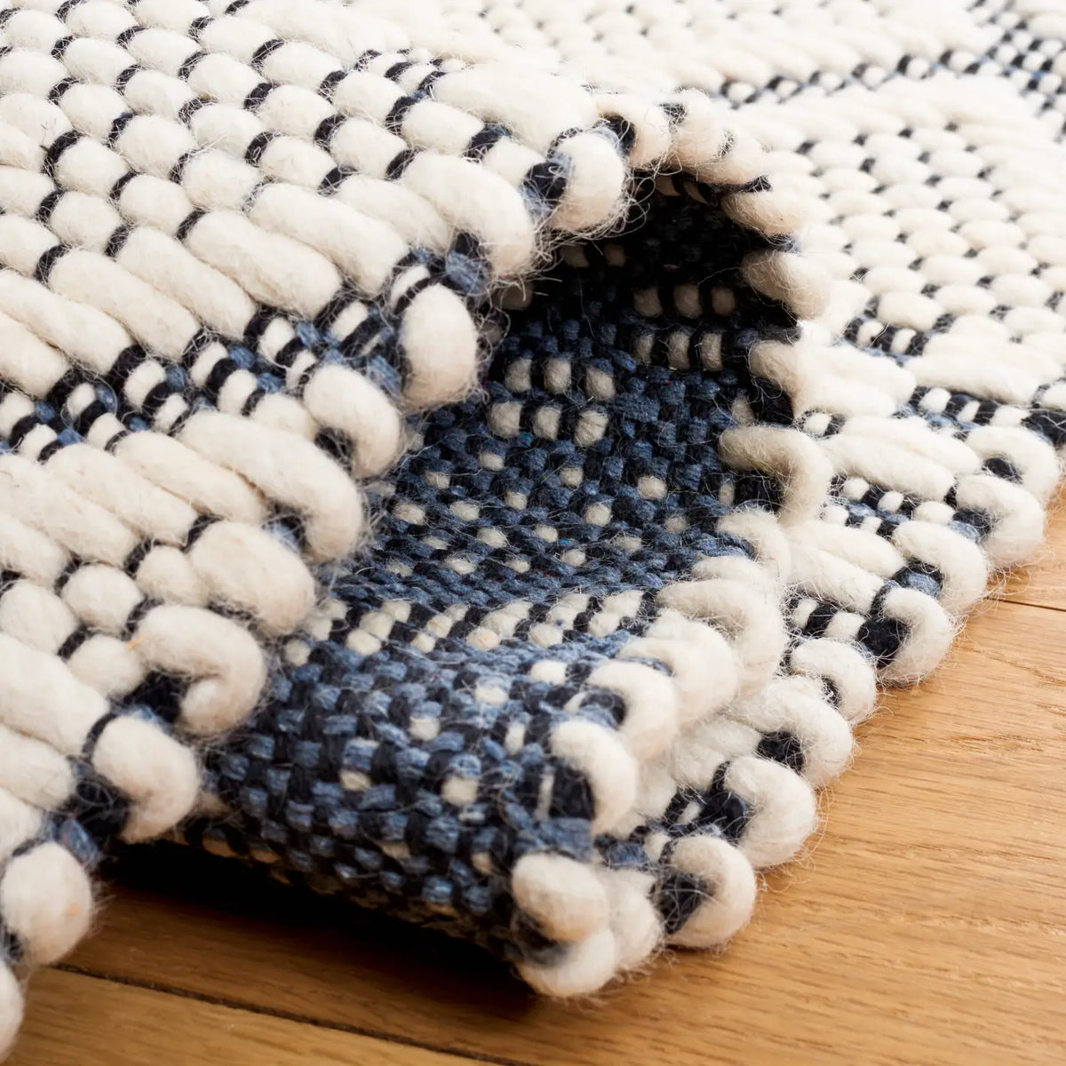 Safavieh Natura 5'-0" x 8'-0" Rug in Ivory / Blue