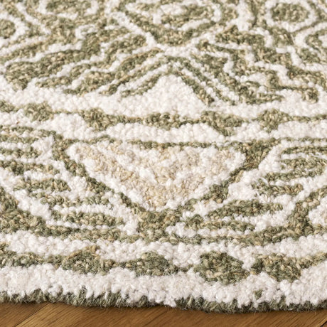 Safavieh Micro-Loop 5'-0" x 5'-0" Rug in Green / Ivory