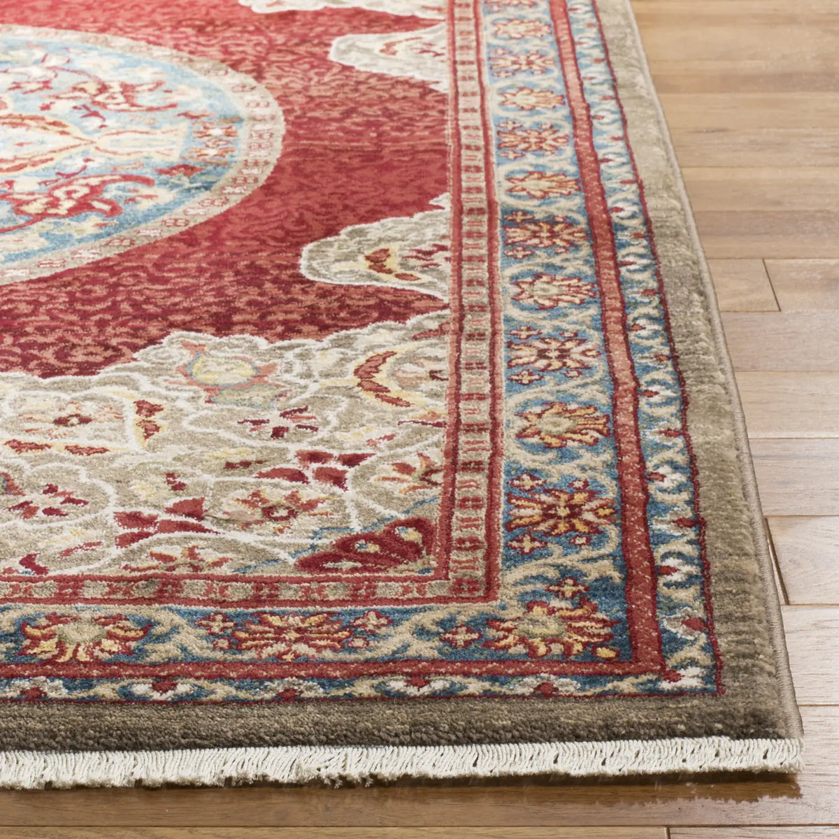 Safavieh Kashan 4'-0" x 6'-0" Rug in Red / Blue