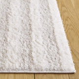Safavieh Norway 4'-0" x 6'-0" Rug in Ivory / Grey
