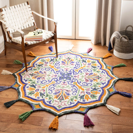 Safavieh Novelty 5'-0" x 5'-0" Rug in Cream / Green