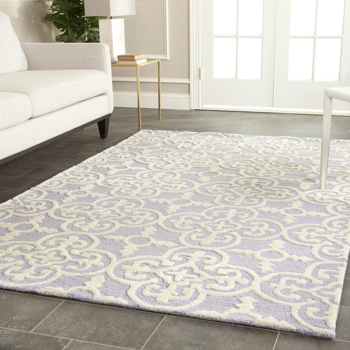 Safavieh Cambridge 4'-0" x 6'-0" Rug in Lavander / Ivory