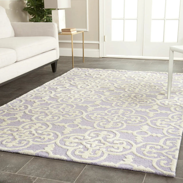 Safavieh Cambridge 4'-0" x 6'-0" Rug in Lavander / Ivory