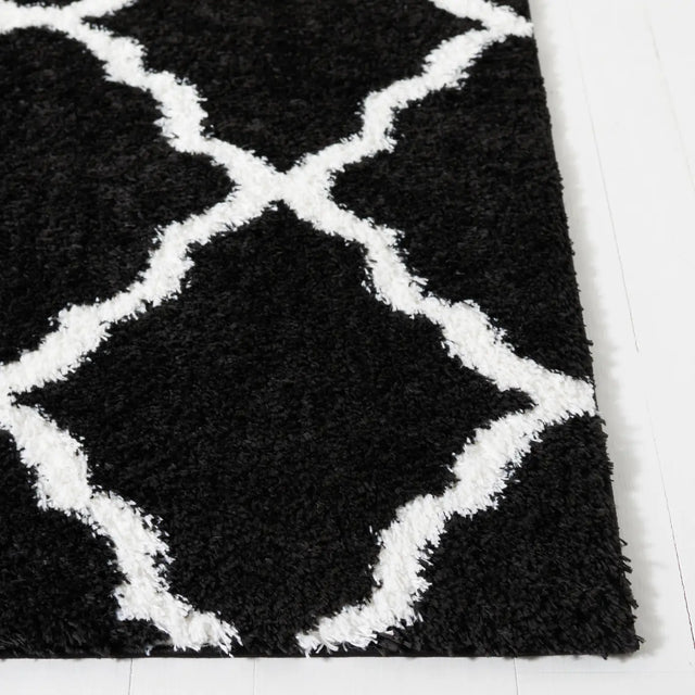 Safavieh Tahoe Shag 4'-0" x 6'-0" Rug in Black / White