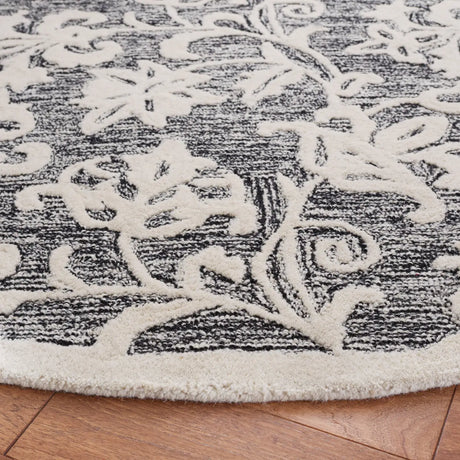Safavieh Martha Stewart 6'-0" x 6'-0" Rug in Black / Ivory