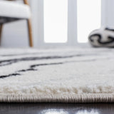 Safavieh Tulum 4'-0" x 6'-0" Rug in Ivory / Black