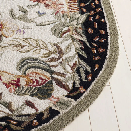 Safavieh Chelsea 4'-6" x 6'-6" Rug in Creme / Black