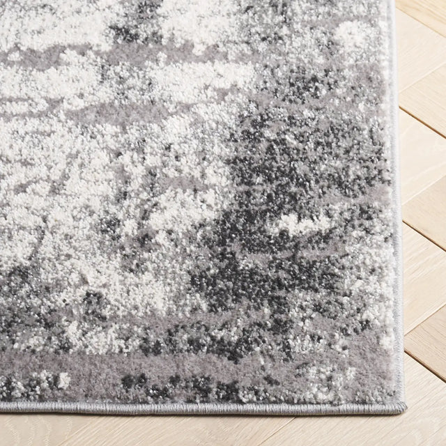 Safavieh Spirit 100 4'-0" x 6'-0" Rug in Ivory / Grey