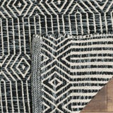 Safavieh Montauk 5'-0" x 7'-0" Rug in Ivory / Dark Grey