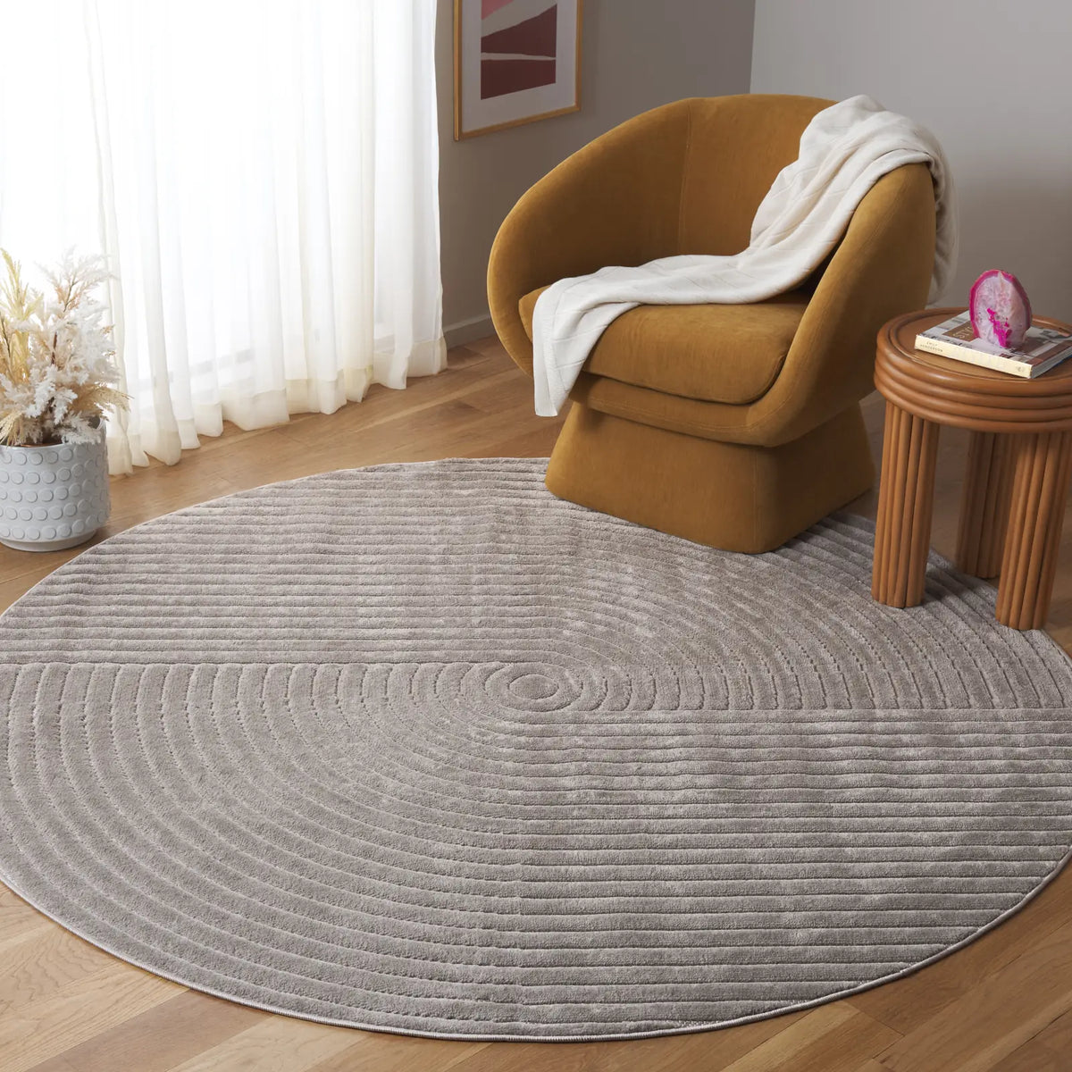 Safavieh Selena 6'-7" x 6'-7" Rug in Grey