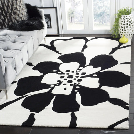 Safavieh Soho 5'-0" x 8'-0" Rug in Black / White