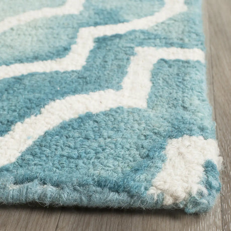Safavieh Dip Dye 6'-0" x 9'-0" Rug in Turquoise / Ivory