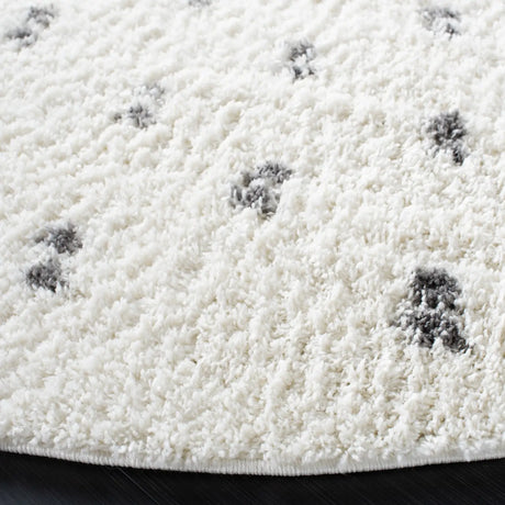 Safavieh Berber Shag 5'-1" x 5'-1" Rug in Beige / Grey