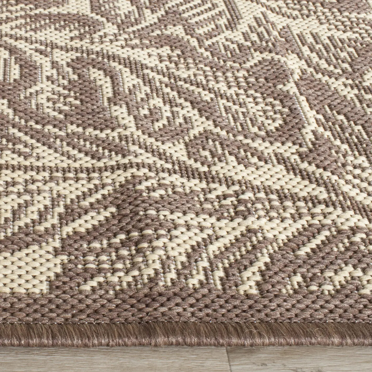 Safavieh Courtyard 2'-3" x 6'-7" Rug in Natural / Chocolate