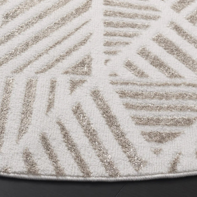 Safavieh Maya 6'-7" x 6'-7" Rug in Ivory / Beige