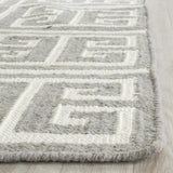 Safavieh Dhurries 3'-0" x 5'-0" Rug in Grey / Ivory