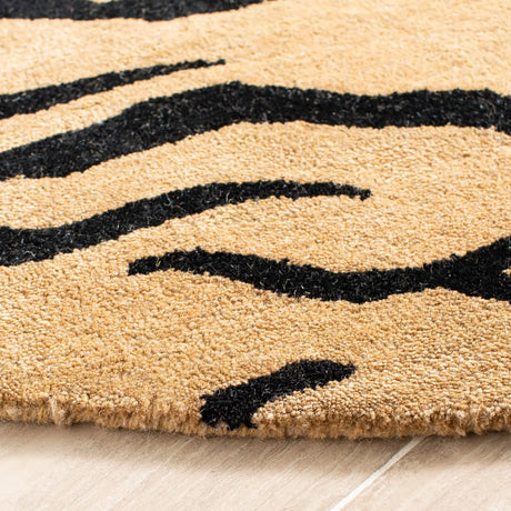 Safavieh Soho 6'-0" x 6'-0" Rug in Gold / Black