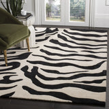 Safavieh Soho 5'-0" x 8'-0" Rug in Beige / Black