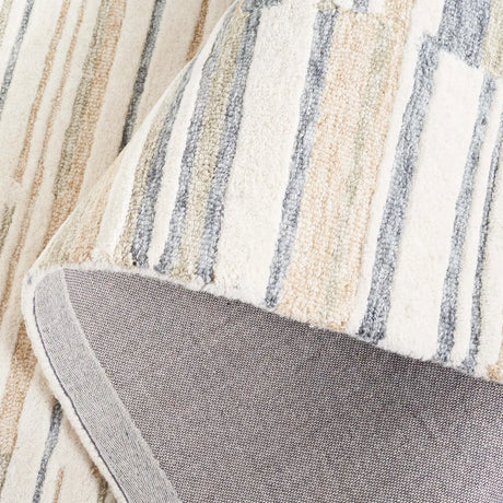 Safavieh Fifth Avenue 4'-0" x 6'-0" Rug in Ivory / Beige