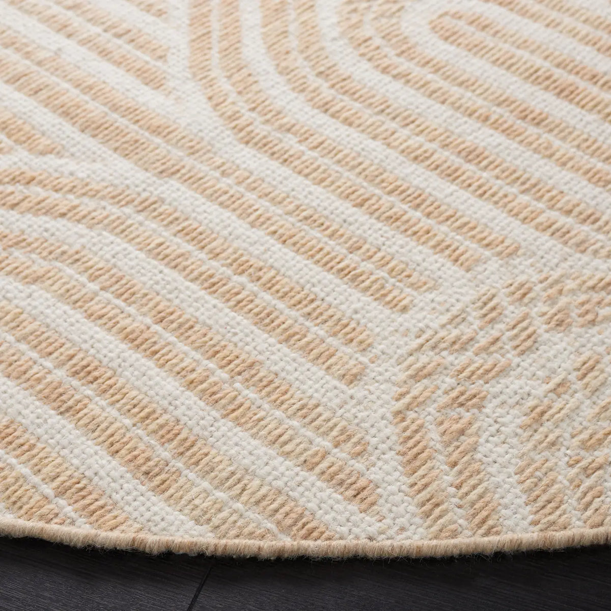 Safavieh Kilim 6'-0" x 6'-0" Rug in Gold / Ivory