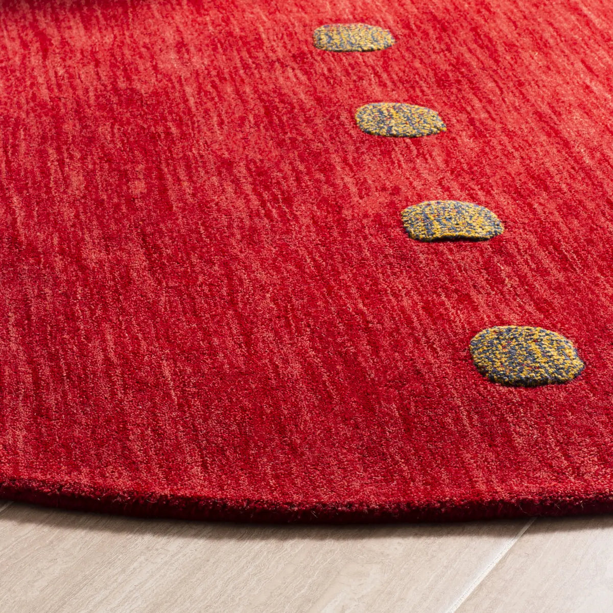 Safavieh Himalaya 6'-0" x 6'-0" Rug in Red