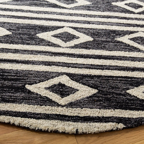 Safavieh Micro-Loop 5'-0" x 5'-0" Rug in Charcoal / Ivory