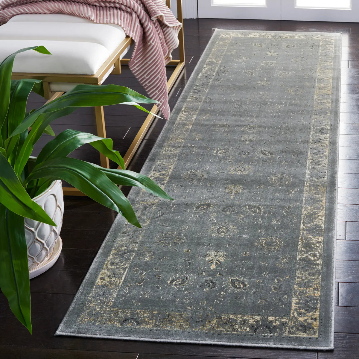 Safavieh Vintage 2'-2" x 10'-0" Rug in Grey / Multi